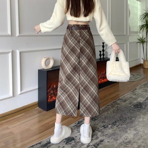 Spring and autumn large size plaid mid-length woolen style skirt with Maillard style design