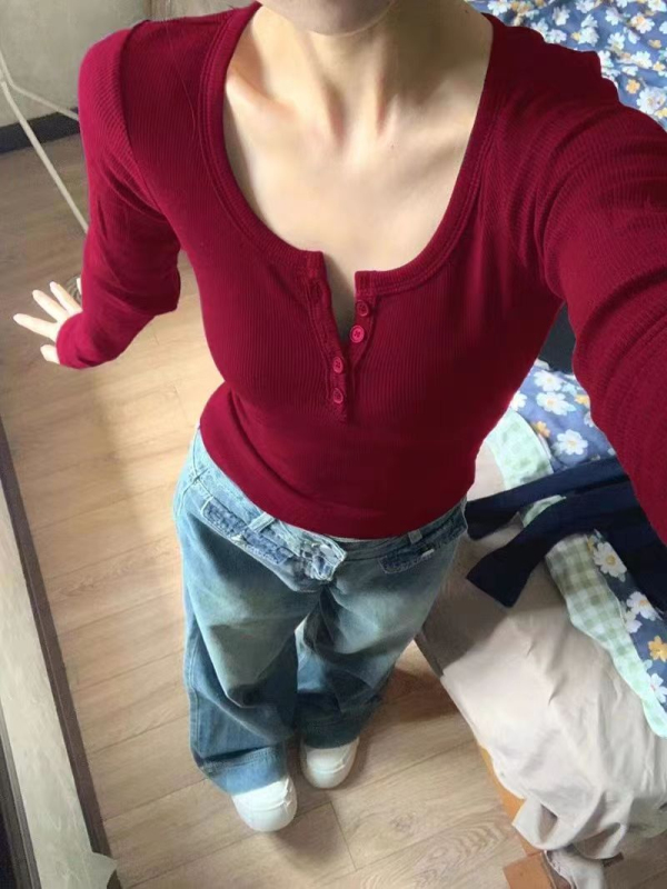 Design niche long-sleeved t-shirt for women early spring new slim fit inner layering shirt tight top trendy