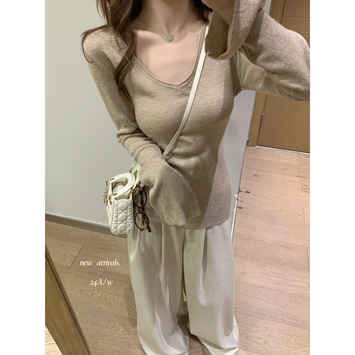 Real shot autumn and winter Korean version V-neck elegant slimming 6 wool knitted sweater versatile long-sleeved top for women 