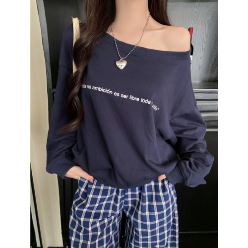 6067# Real shot Chinese cotton composite slant collar off-shoulder hooded sweatshirt for women with bateau collar print