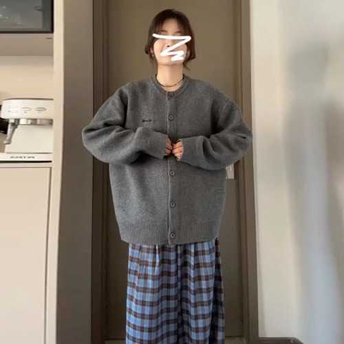 Lazy and high-end gray round neck sweater jacket for women autumn and winter 2024 new loose casual knitted cardigan top