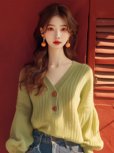 2024 new autumn sweater, high-end, super good-looking, soft and lazy, Korean age-reducing green knitted long-sleeved top