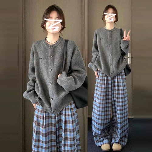 Lazy and high-end gray round neck sweater jacket for women autumn and winter 2024 new loose casual knitted cardigan top