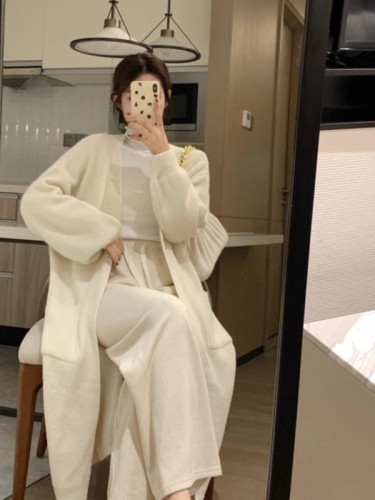 Lazy style mid-length minimalist long-sleeved sweater jacket for women autumn 2024 new casual loose knitted cardigan trend