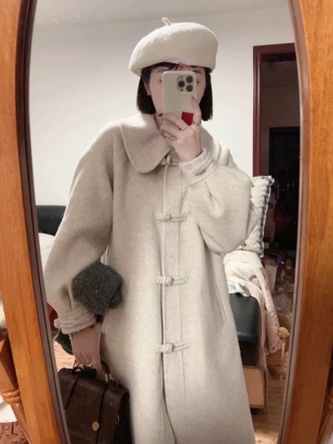 Long woolen coat for women in spring and autumn, small Korean style, retro doll collar, plate-button woolen coat, high-end