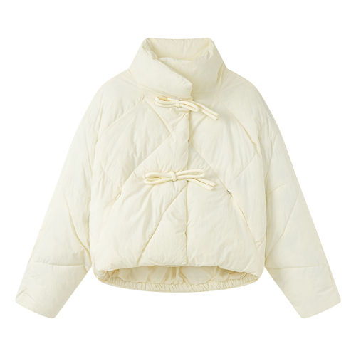 Real shot of short white down-padded jacket for women in winter 2024 new style super good-looking little man's bread coat and cotton-padded jacket