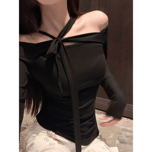 Actual shot of one-shoulder knotted lace-up T-shirt for women, autumn design, niche slimming top