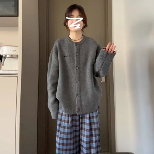 Lazy and high-end gray round neck sweater jacket for women autumn and winter 2024 new loose casual knitted cardigan top