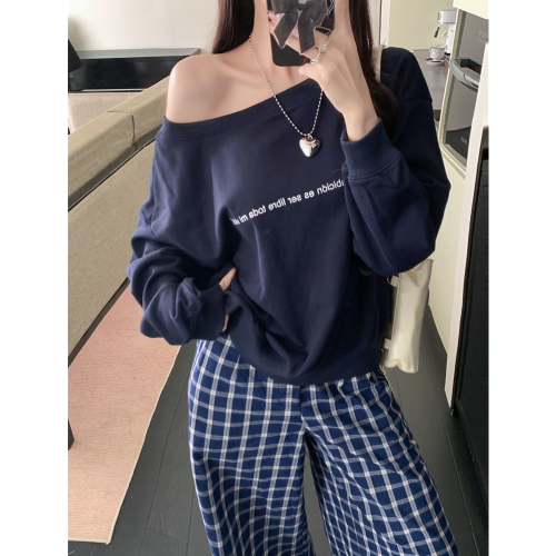 6067# Real shot Chinese cotton composite slant collar off-shoulder hooded sweatshirt for women with bateau collar print