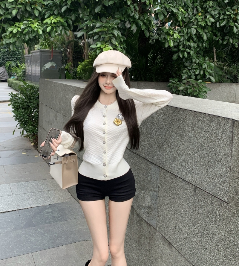 Hand-shot Imported Loom Knitted Cardigan Jacket for Women Autumn Camellia Brooch Fragrant Wind Top