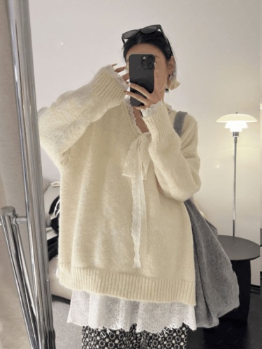 Gray V-neck long-sleeved soft waxy pullover sweater for women in autumn and winter, loose and lazy style, high-end thickened knitted top