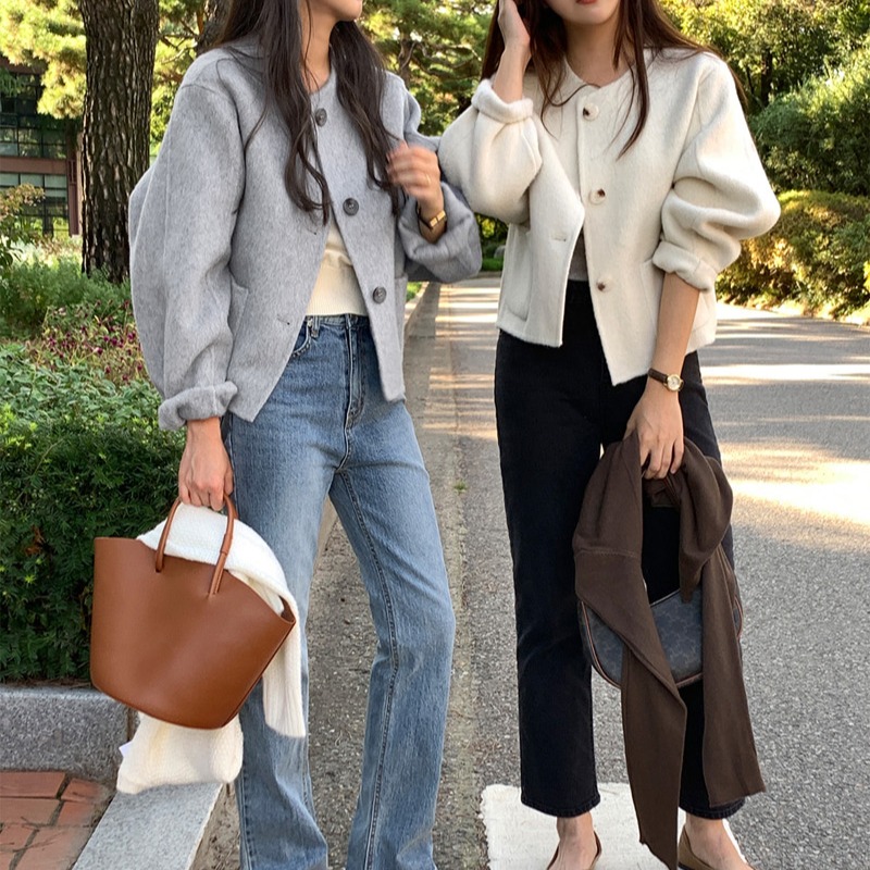 Korean chic winter niche round neck woolen short coat
