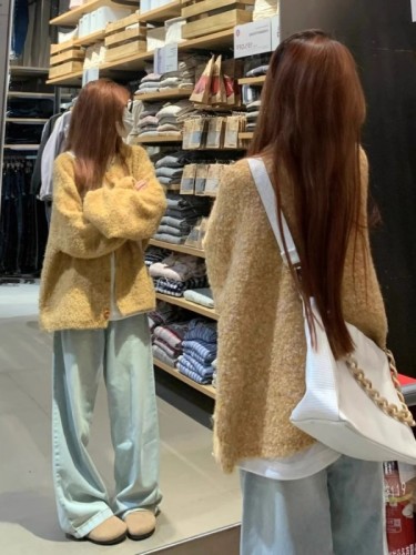 Lazily styled, soft and fluffy crew neck yellow knitted cardigan for women, suitable for autumn and winter, loose fit, small figure, forest system, retro, fashionable outerwear.