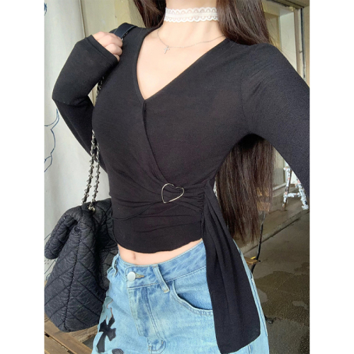 Real shot, heart-tugging knitted V-neck top, waist-cinching bottoming shirt, short design T-shirt for women