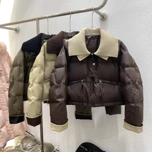 2024 European Knitted Lapel Short Down Down Jacket Women's Winter Protein Leather Spliced ​​Doll Collar Jacket Trendy