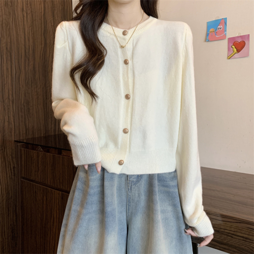 Real shot of autumn and winter Korean style round neck sweet single-breasted cardigan coat arctic velvet knitted long-sleeved top for women