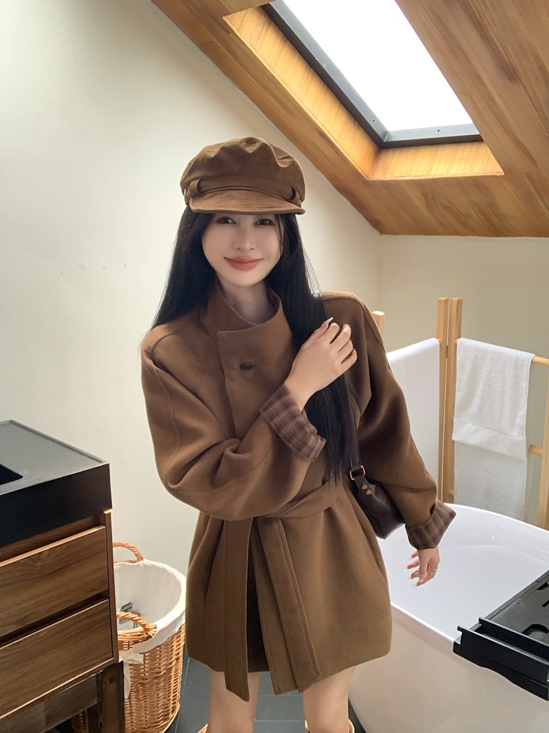 Actual shot of Korean style slim-fitting mid-length high-end waisted lace-up woolen coat