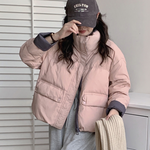 Actual shot of Korean version 2024 new color-blocked down jacket for women, short, fashionable, loose stand-up collar, thickened jacket