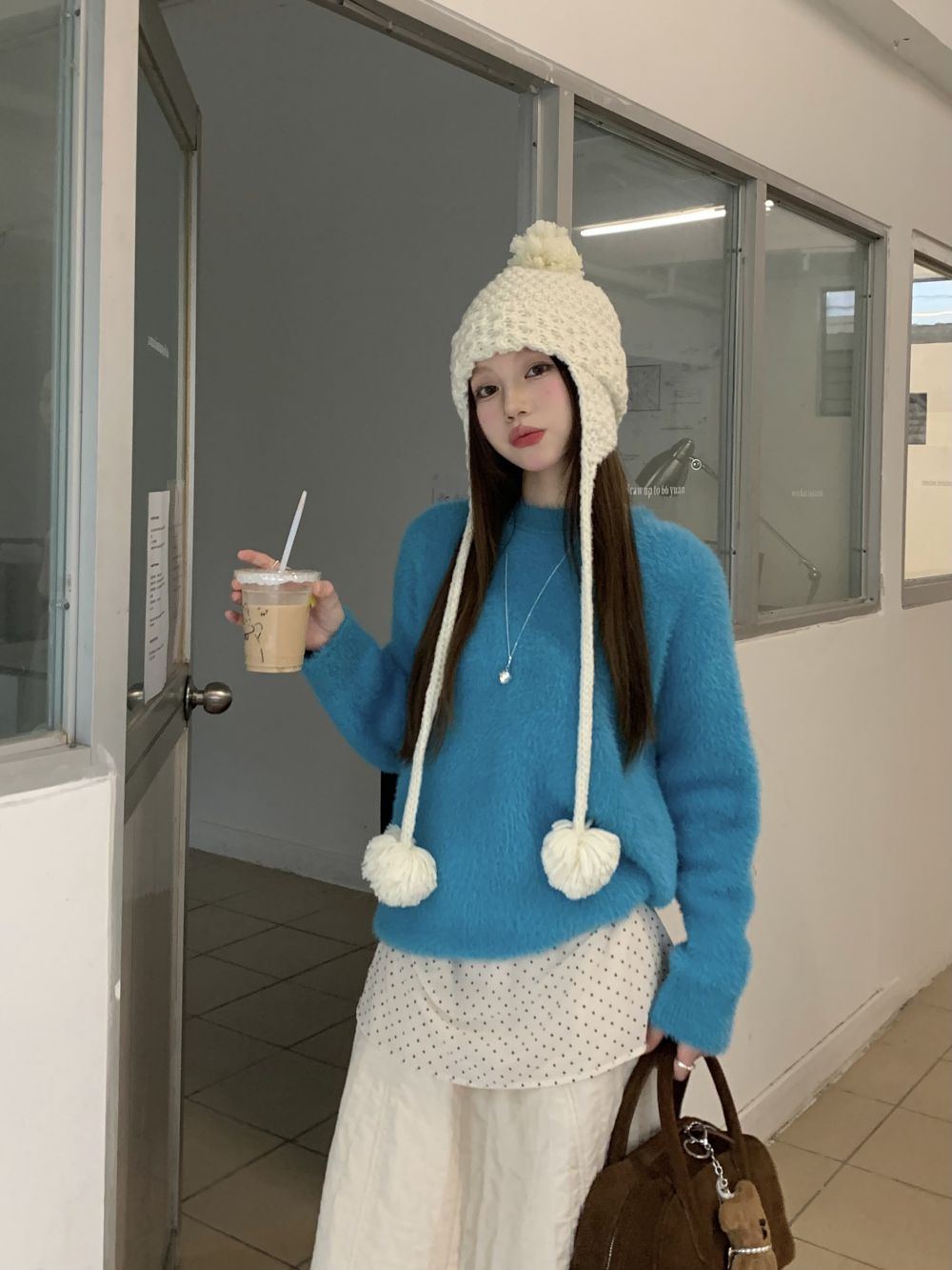 Real shot of white and blue thickened warm imitation mink velvet sweater for women loose lazy sweater