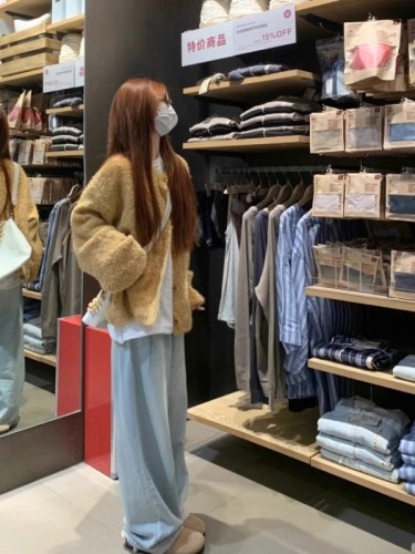 Lazily styled, soft and fluffy crew neck yellow knitted cardigan for women, suitable for autumn and winter, loose fit, small figure, forest system, retro, fashionable outerwear.