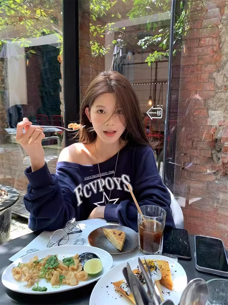 Official photo Chinese cotton composite American retro navy blue slanted shoulder sweatshirt women's lazy style sweet hot girl top