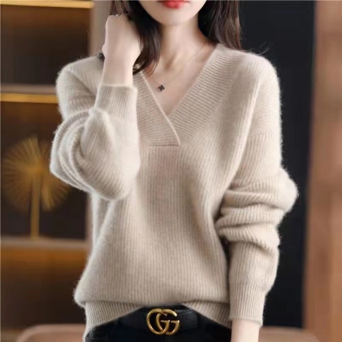 New autumn and winter cashmere sweaters for women, loose thickened V-neck sweaters, Korean style lazy style wool sweaters