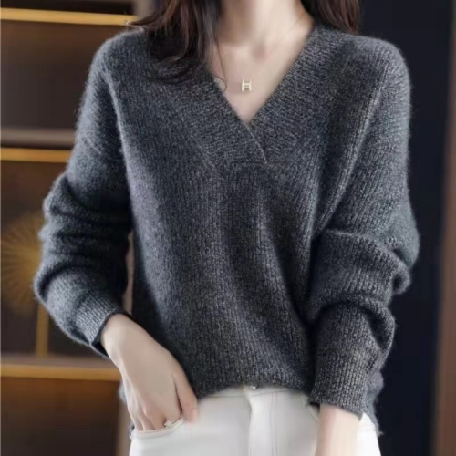 New autumn and winter cashmere sweaters for women, loose thickened V-neck sweaters, Korean style lazy style wool sweaters