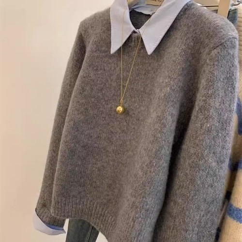 Women's gray pseudo-polo short-sleeve crew neck sweater, loose crew knit top for autumn and winter, lazy style.