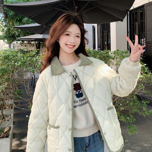 Real shot 2024 Xiaoxiangfeng short down cotton jacket for women with contrasting color lapel rhombus light and loose cotton jacket