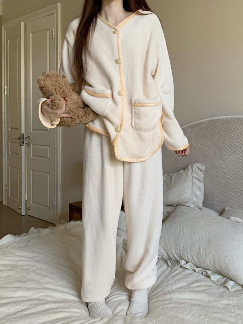 Real shot simple contrasting color sweet and cute thickened warm flannel high-end home wear pajamas set