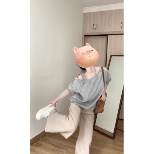 CVC wool and cotton composite milk silk 320g design niche loose suspender sweatshirt