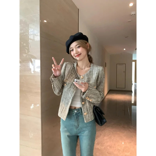 Temperament, high-end and super good-looking jacket for women 2024 new French style short style loose slimming right shoulder top