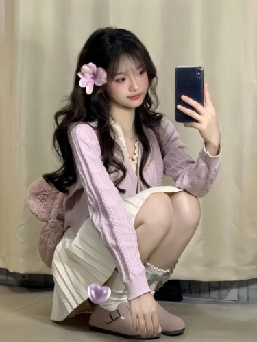 Sweet Potato Purple Gentle Wind Crochet V-Neck Knit Top for Women Autumn Design Sensory Unique Short-Sleeve Cardigan