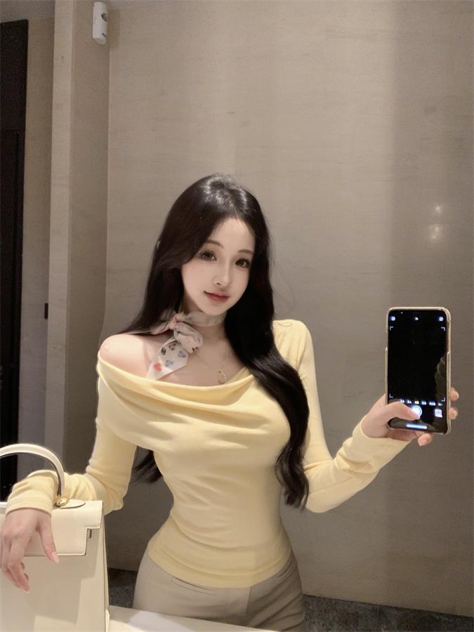 Photographed Beautiful Shoulder Tee Skipped Collar One-shoulder Multi-wear Elastic Fitting Knit Top Slimming Knit Shirt