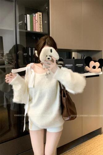 Shot Soft and Charming Butterfly Shoulder-Sleeve Knit Top for Women - Autumn/Winter Design, Splicing, Loose and Leisurely Style