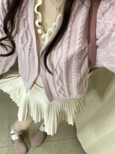 Sweet Potato Purple Gentle Wind Crochet V-Neck Knit Top for Women Autumn Design Sensory Unique Short-Sleeve Cardigan