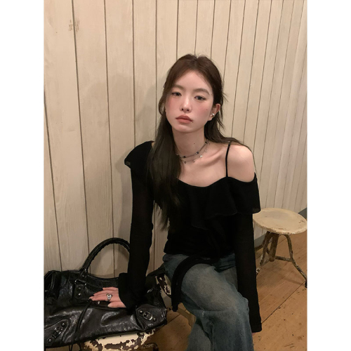 Early autumn black one-shoulder long-sleeved T-shirt women's niche design off-the-shoulder halter top