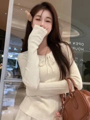 Apricot bow textured jacquard sweater for women, round neck, slim inner, versatile long-sleeved T-shirt