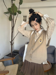 Preppy style embroidered bear sweater vest sleeveless knitted top