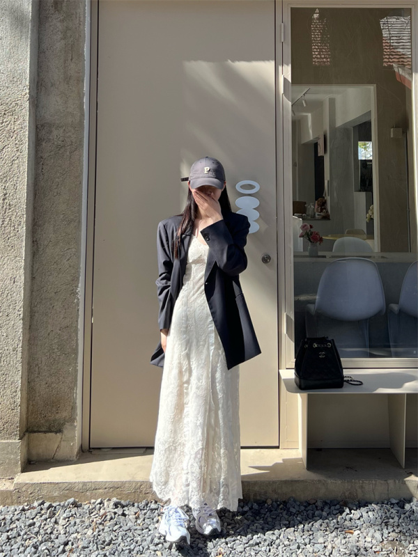 French design sense of autumn and winter layering with fungus strap dress + suit jacket