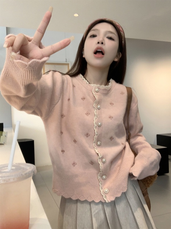 Korean style sweet age-reducing embroidery design lace collar knitted cardigan