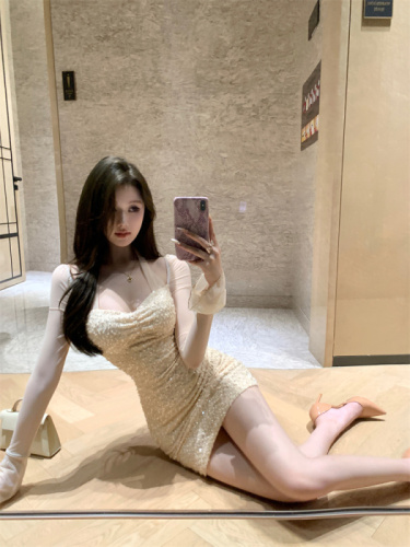 实拍 辣妹挂脖亮片修身显瘦包臀长袖网纱拼接连衣裙短款