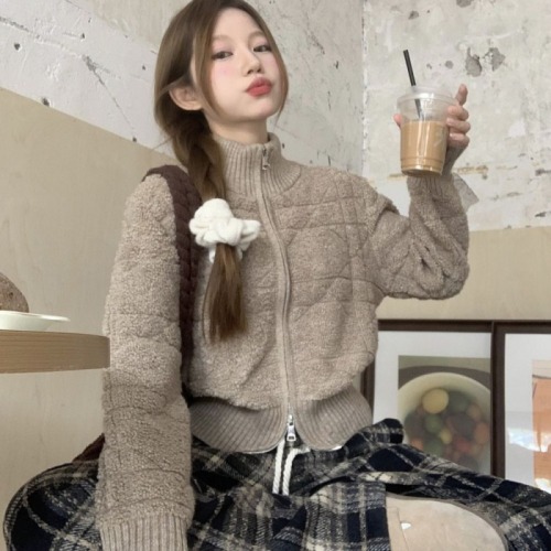 Real shot of three-label stand-up collar short zipper sweater jacket for women French soft waxy knitted cardigan thickened top