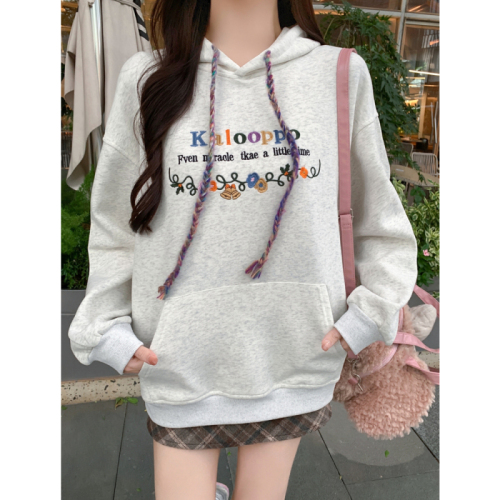 Real shot of women's hooded sweatshirt with niche embroidery pattern