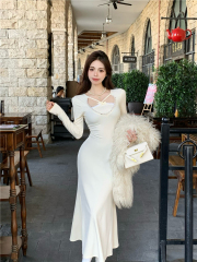 Real shot!  Hollow fleece knitted dress, feminine, romantic, waist-cinching fishtail long skirt