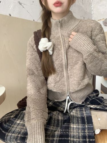 Real shot of three-label stand-up collar short zipper sweater jacket for women French soft waxy knitted cardigan thickened top