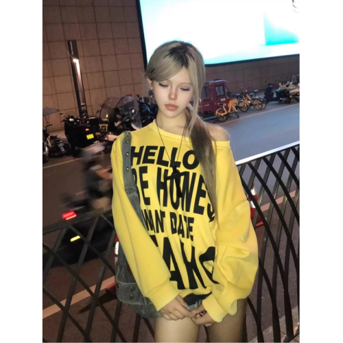 American Spice Girl Letter Printed Off-Shoulder Long-Sleeved Sweater Women's Lazy Loose Top 2024 Autumn New Women's Clothing