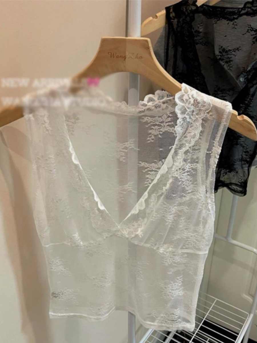 Lace shirt women's V-neck sleeveless bottoming shirt women's vest bottoming 2024 summer fashion versatile autumn and winter inner vest