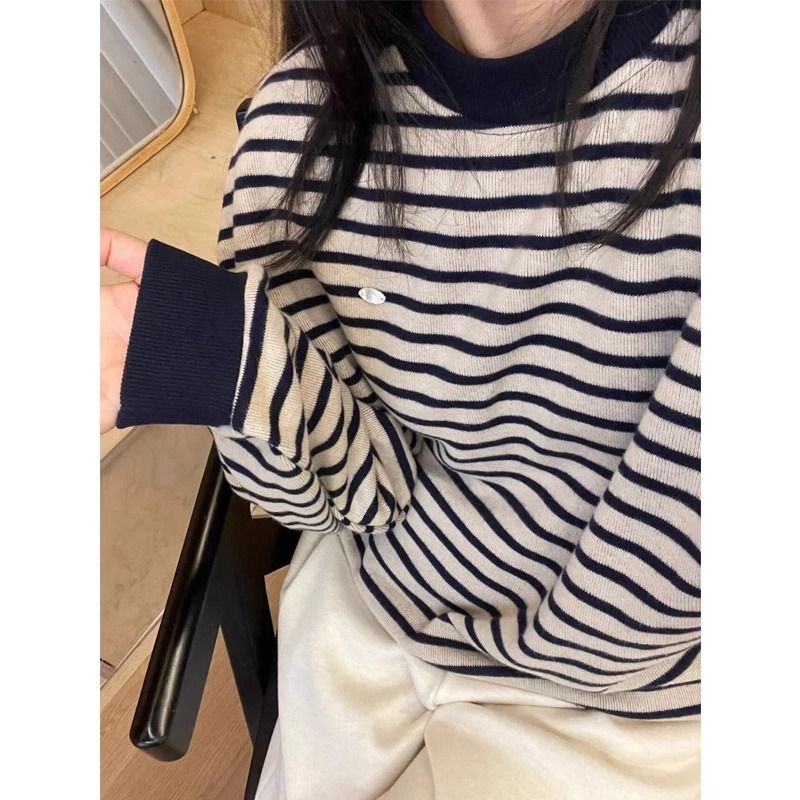 Women's Loose Oversize Round Neck Sweater for Autumn/Winter 2024 - Unique and Stylish Top