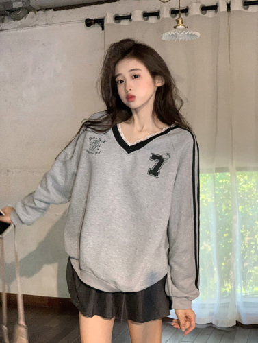 Real shot of imitation cotton Chinese cotton composite real super plus velvet thickened sweatshirt for women autumn and winter lace design V-neck warm top